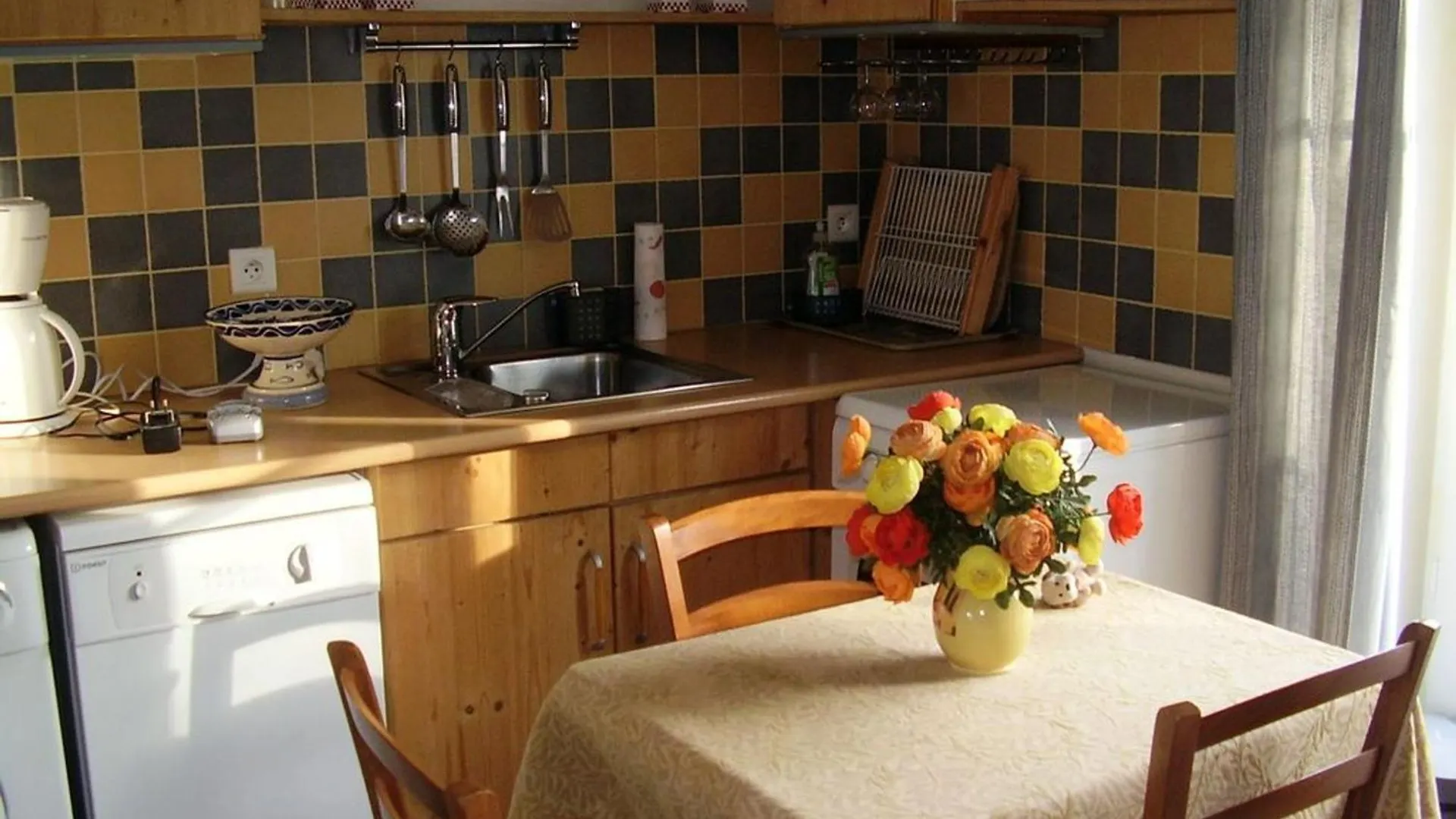 Ferienhaus Charmante Maison Pres Sentier Cotier, Plage A 500M, Wi-Fi, Animaux Ok, Terrasse, 2 Pers - Fr-1-418-252 Locmaria Frankreich